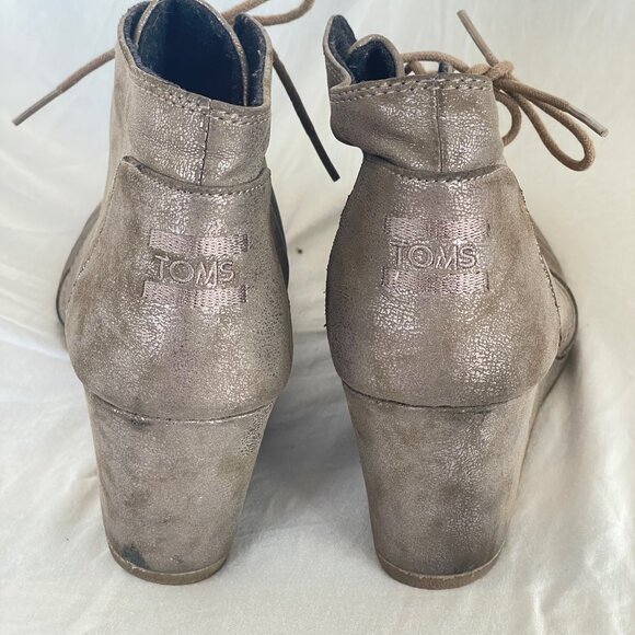 TOMS Metallic Lace Up Desert Booties - Wedge Heel - Size 10 Wide - Picture 2 of 13